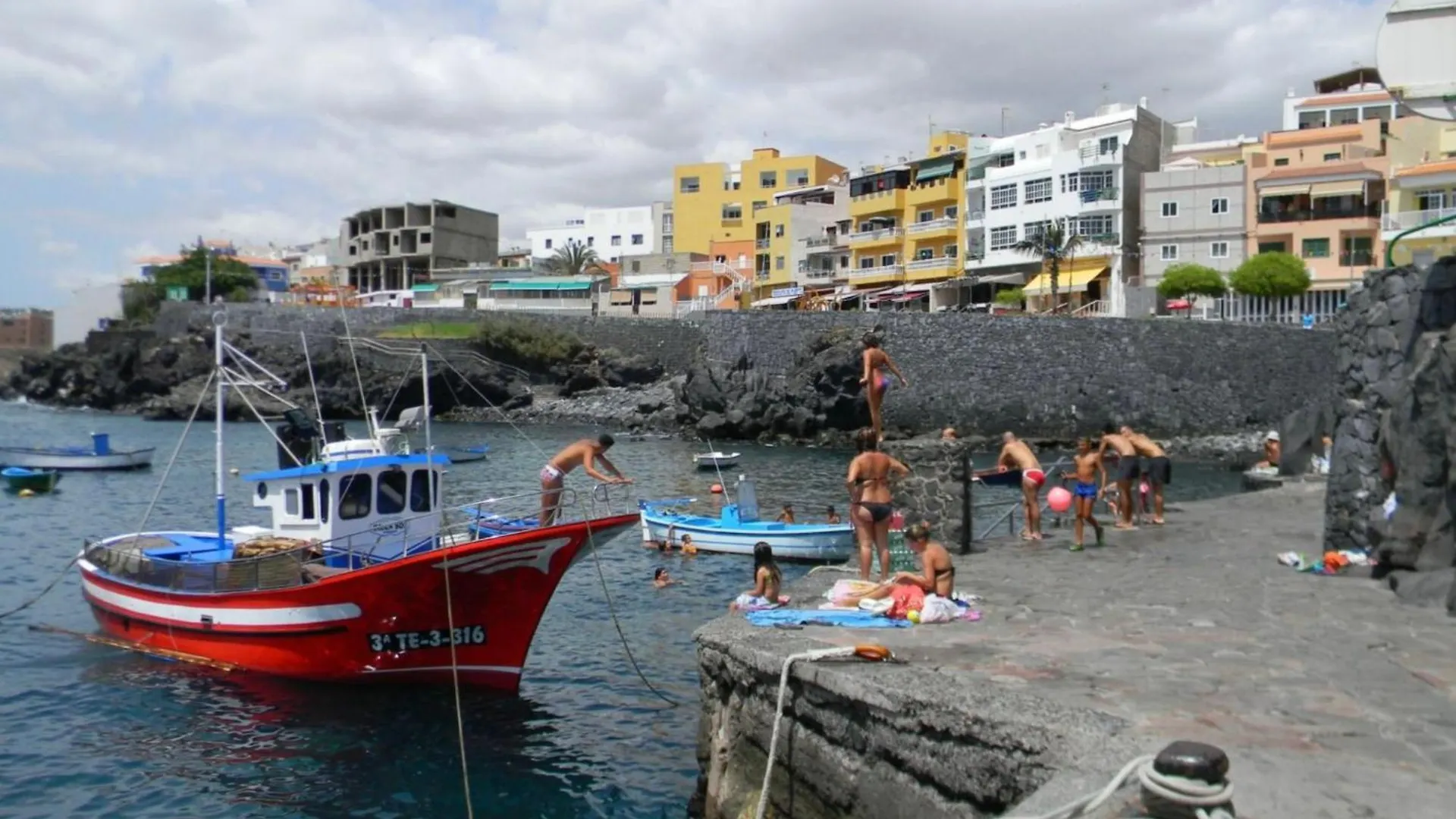 B&B Paraiso Tenerife Super Economy Rooms Airport 阿布里斯