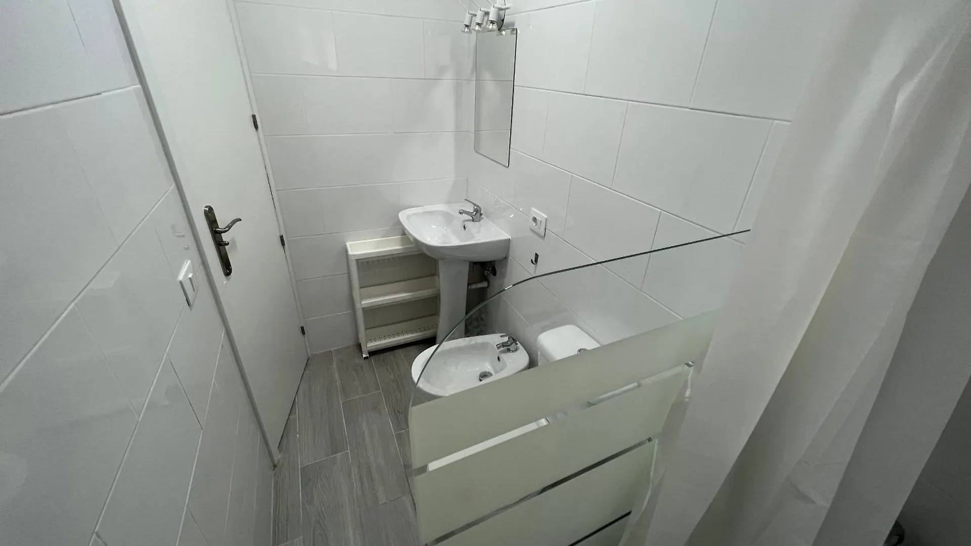 B&B Paraiso Tenerife Super Economy Rooms Airport Los Abrigos 0*,  Spanien