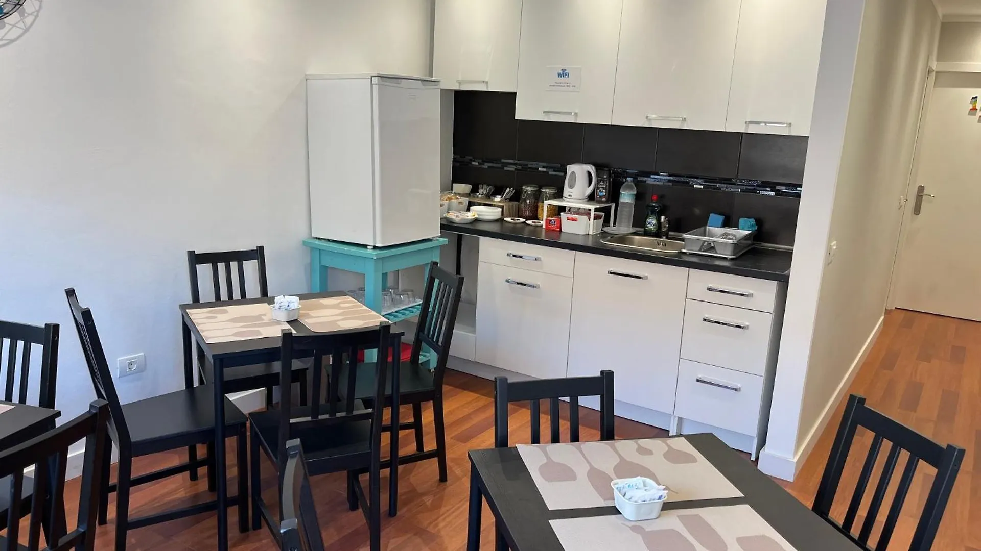 B&B Paraiso Tenerife Super Economy Rooms Airport Los Abrigos Spanien